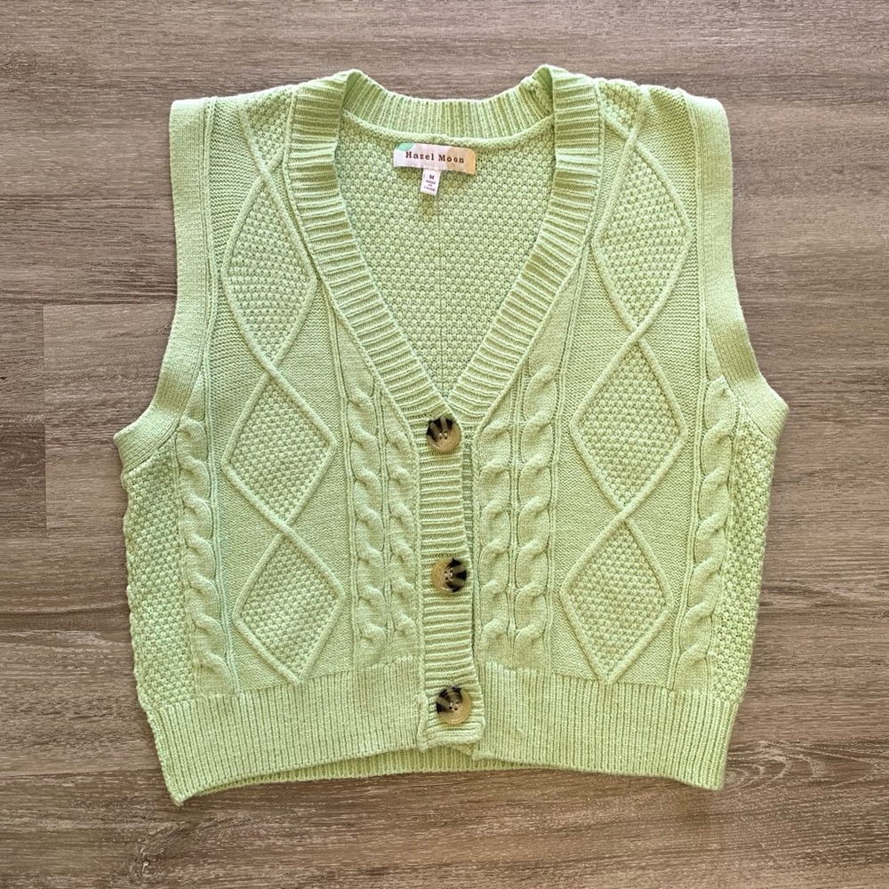 ⚡️SALE⚡️ Hazel Moon Knit Cropped Sweater Vest Size Medium